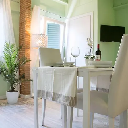 Vasari Florence Apartments - Near Smn Station Apartment *